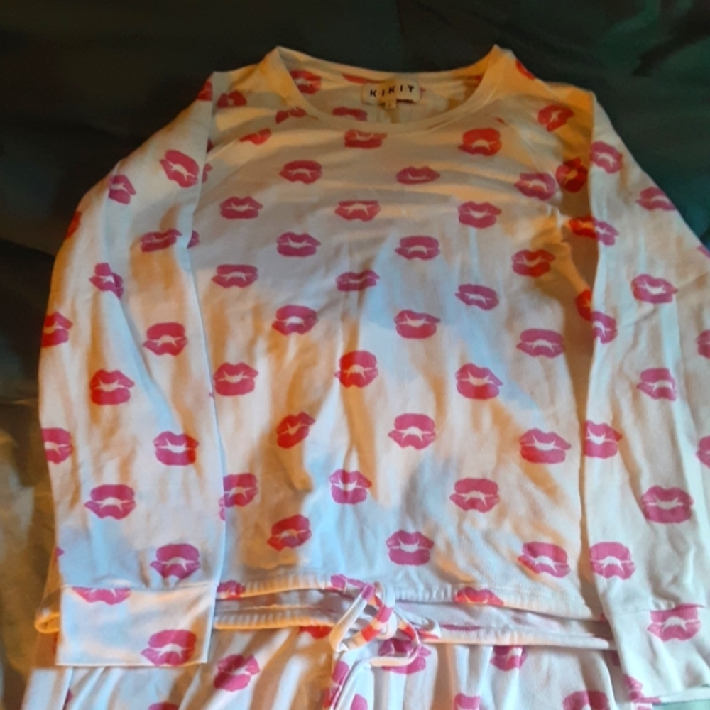 Set of KitKit Pajamas
